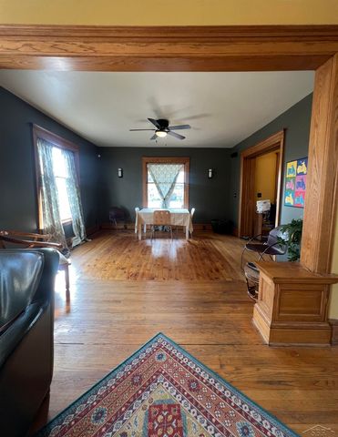 909 S Michigan Avenue, Saginaw, MI 48602