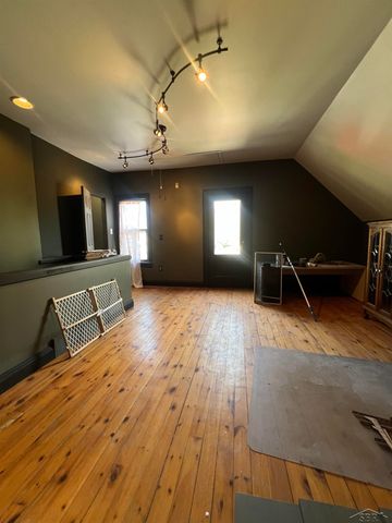 909 S Michigan Avenue, Saginaw, MI 48602