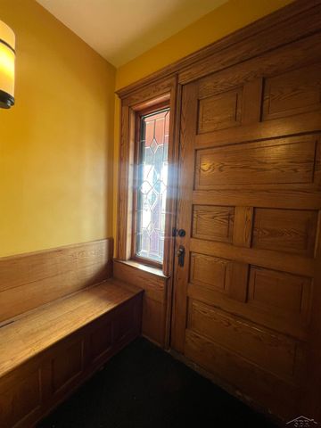 909 S Michigan Avenue, Saginaw, MI 48602