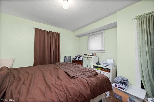 2212 Olive Avenue, Lakewood, OH 44107