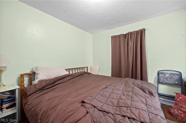 2212 Olive Avenue, Lakewood, OH 44107