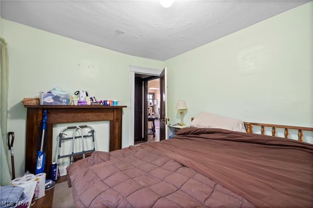 2212 Olive Avenue, Lakewood, OH 44107