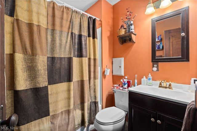 2212 Olive Avenue, Lakewood, OH 44107