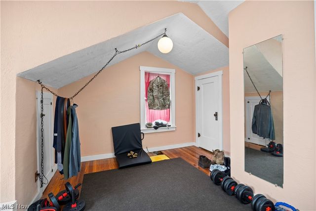 2212 Olive Avenue, Lakewood, OH 44107