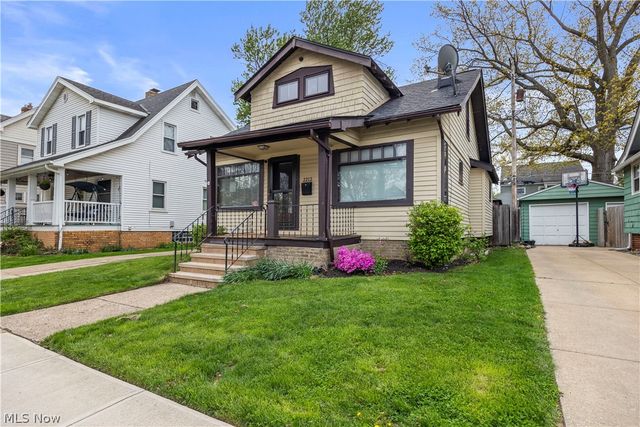 2212 Olive Avenue, Lakewood, OH 44107