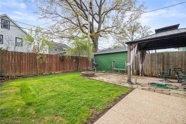 2212 Olive Avenue, Lakewood, OH 44107