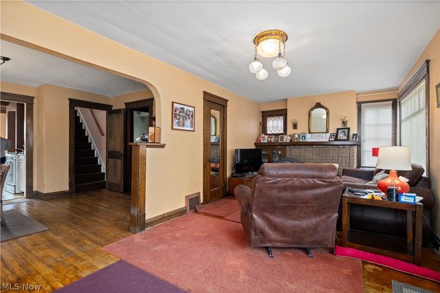 2212 Olive Avenue, Lakewood, OH 44107