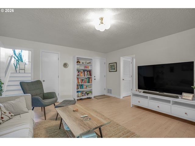14970 Ne ROSE Pkwy, Portland, OR 97230