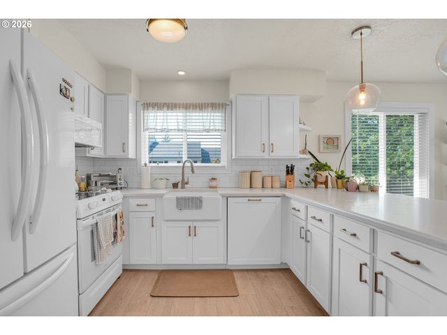 14970 Ne ROSE Pkwy, Portland, OR 97230