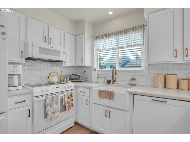 14970 Ne ROSE Pkwy, Portland, OR 97230