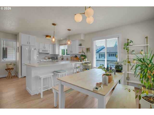 14970 Ne ROSE Pkwy, Portland, OR 97230