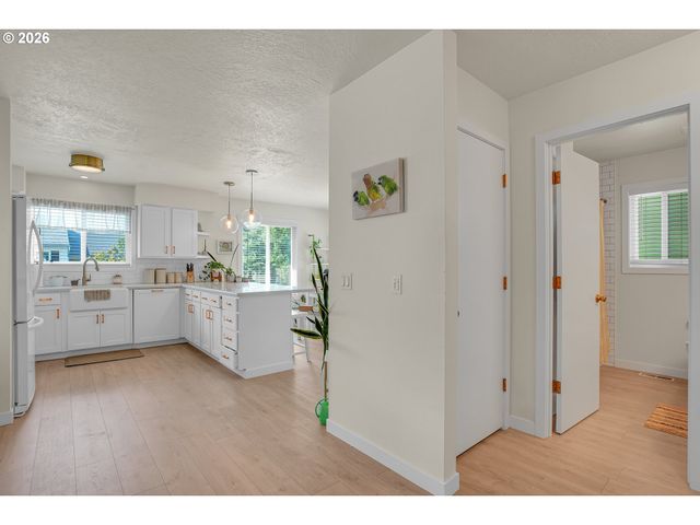 14970 Ne ROSE Pkwy, Portland, OR 97230