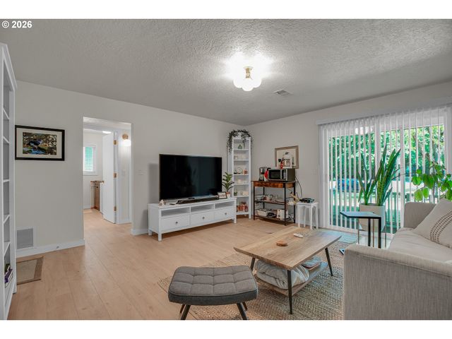 14970 Ne ROSE Pkwy, Portland, OR 97230