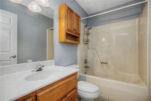 21 Thackery Lane, Bella Vista, AR 72714