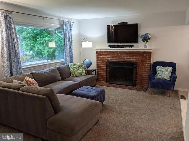 711 N KENSINGTON ST, Arlington, VA 22205