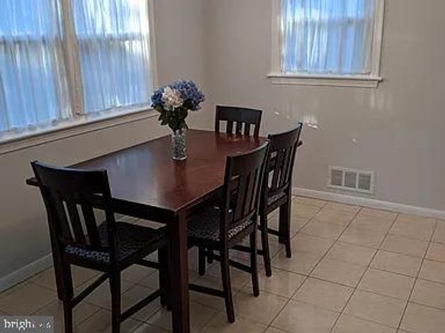 711 N KENSINGTON ST, Arlington, VA 22205