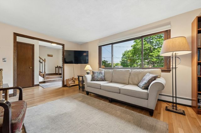 38 Albemarle Ave, Lexington, MA 02420