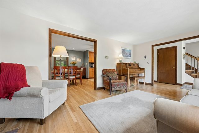 38 Albemarle Ave, Lexington, MA 02420