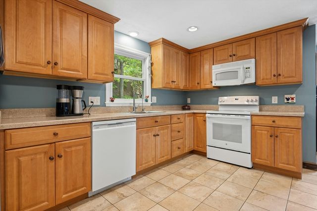 38 Albemarle Ave, Lexington, MA 02420