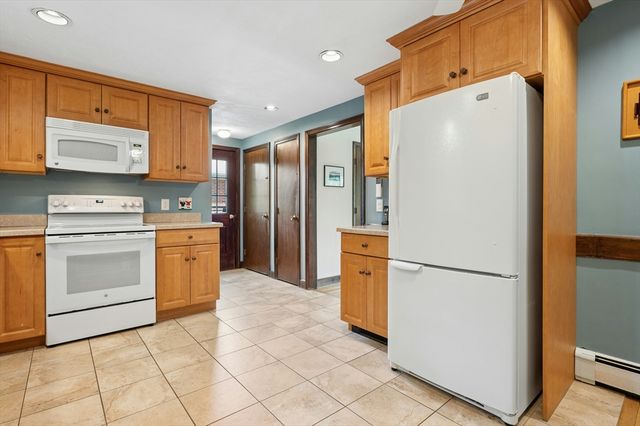 38 Albemarle Ave, Lexington, MA 02420
