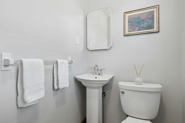 38 Albemarle Ave, Lexington, MA 02420