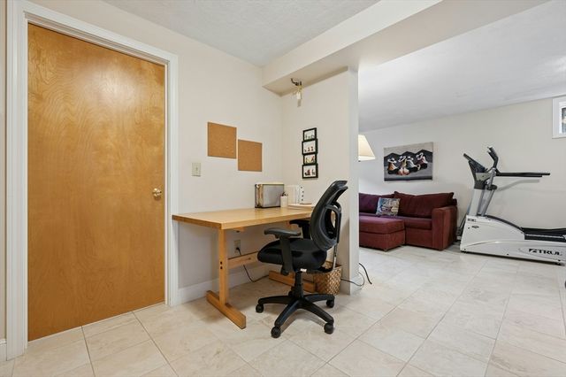 38 Albemarle Ave, Lexington, MA 02420