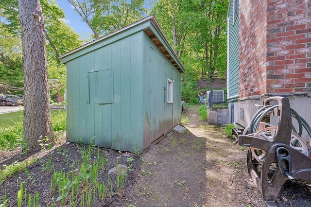 38 Albemarle Ave, Lexington, MA 02420