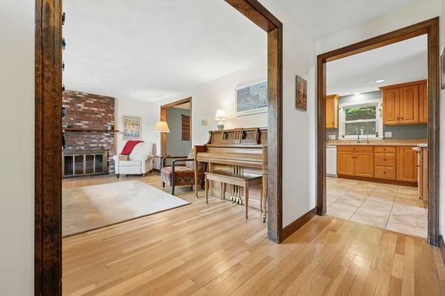 38 Albemarle Ave, Lexington, MA 02420