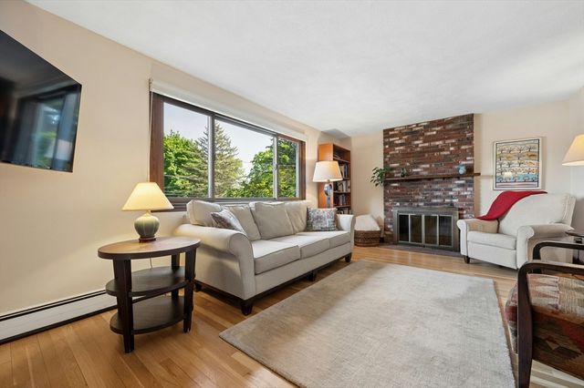 38 Albemarle Ave, Lexington, MA 02420