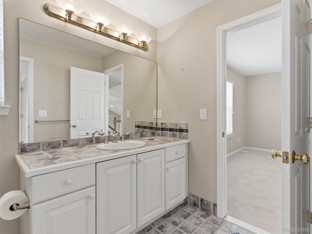 6573 Summit Ridge Court, Independence Charter Township, MI 48346