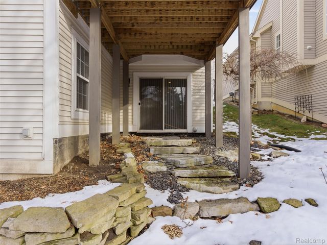 6573 Summit Ridge Court, Independence Charter Township, MI 48346