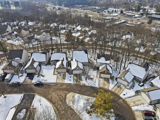 6573 Summit Ridge Court, Independence Charter Township, MI 48346