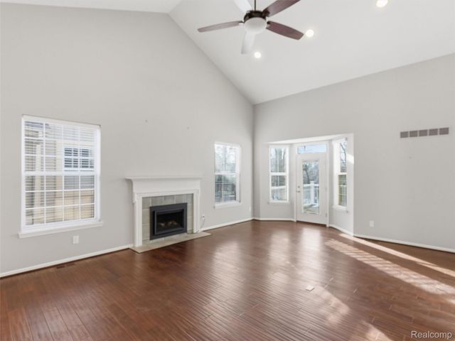 6573 Summit Ridge Court, Independence Charter Township, MI 48346
