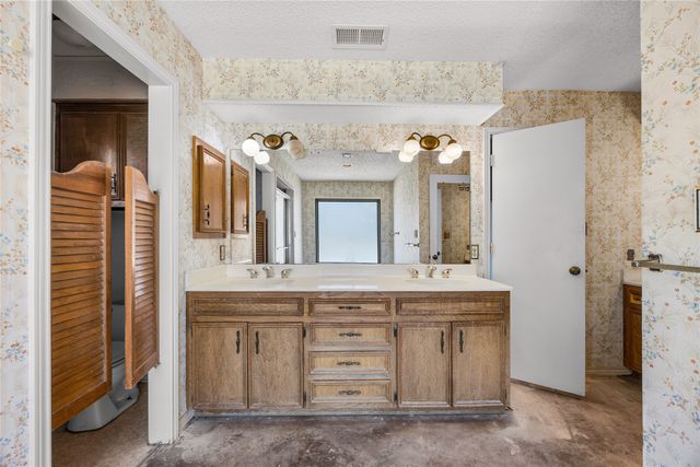 2539 Quail Glen Road, Carrollton, TX 75006