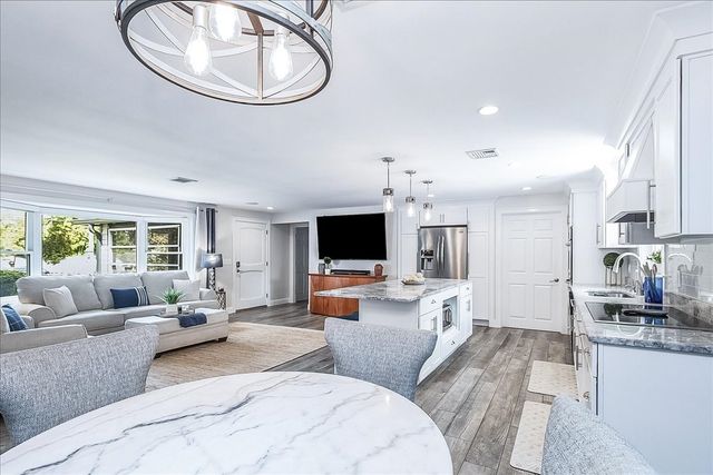 9 Algonquin Road, Danvers, MA 01923
