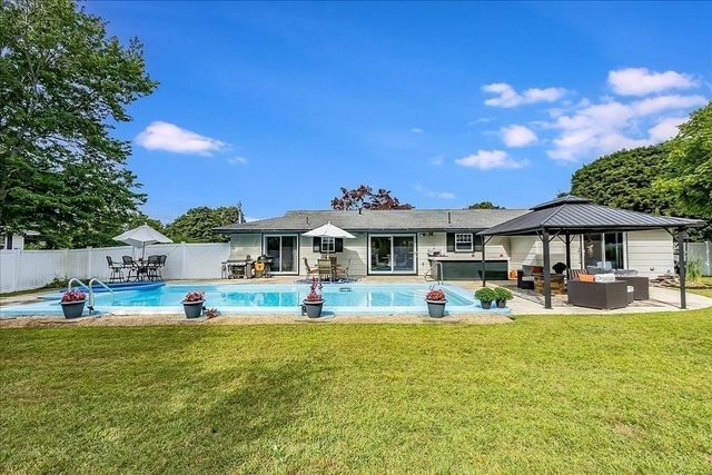 9 Algonquin Road, Danvers, MA 01923