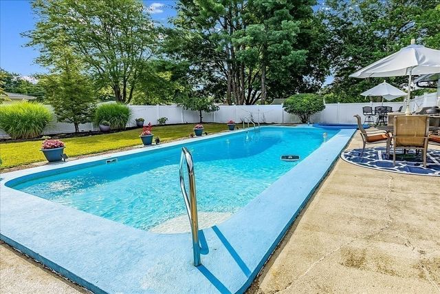 9 Algonquin Road, Danvers, MA 01923