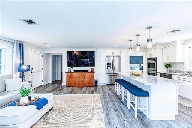 9 Algonquin Road, Danvers, MA 01923