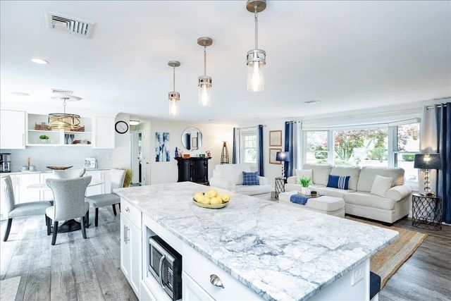 9 Algonquin Road, Danvers, MA 01923