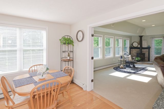 6 Chamberlain Road, Uxbridge, MA 01569