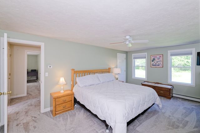 6 Chamberlain Road, Uxbridge, MA 01569