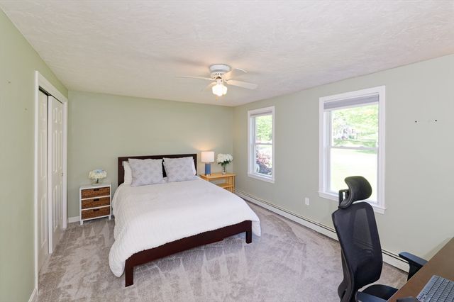 6 Chamberlain Road, Uxbridge, MA 01569