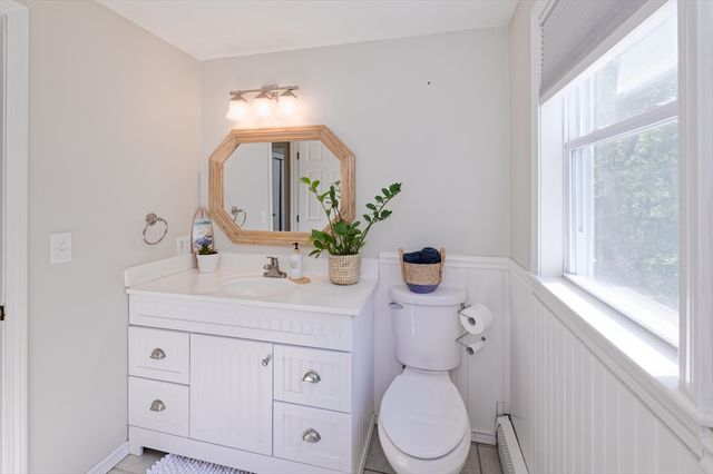 6 Chamberlain Road, Uxbridge, MA 01569