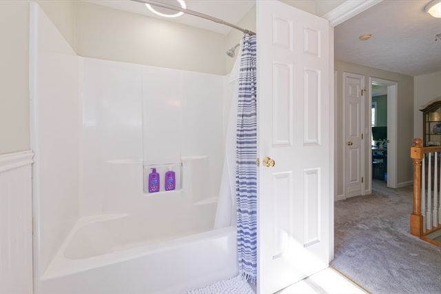 6 Chamberlain Road, Uxbridge, MA 01569