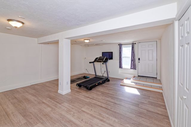 6 Chamberlain Road, Uxbridge, MA 01569