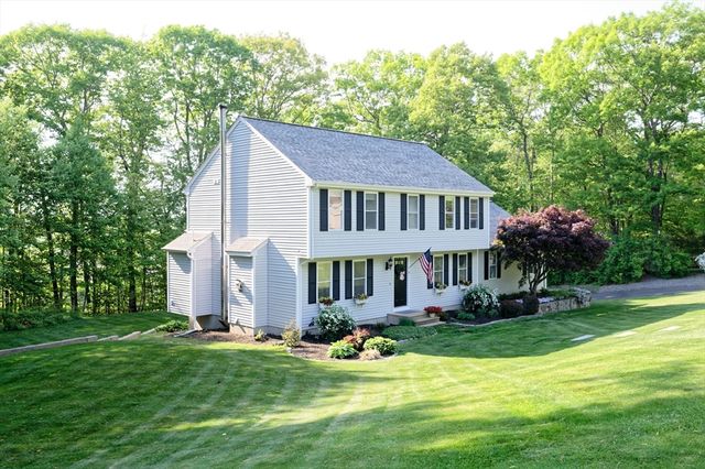 6 Chamberlain Road, Uxbridge, MA 01569