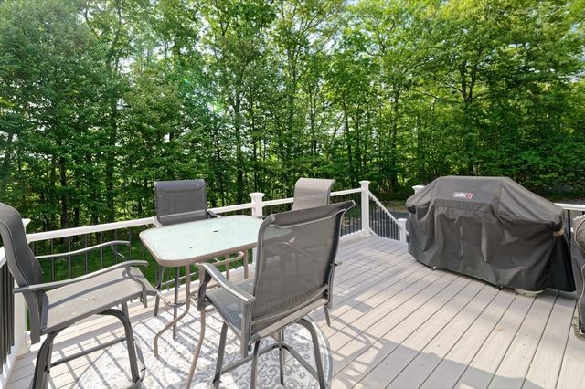 6 Chamberlain Road, Uxbridge, MA 01569