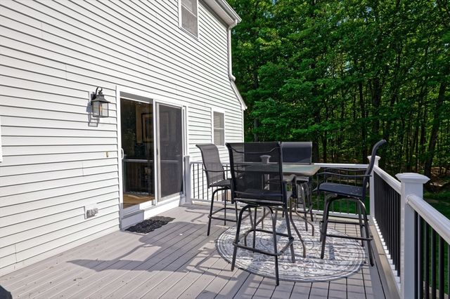 6 Chamberlain Road, Uxbridge, MA 01569