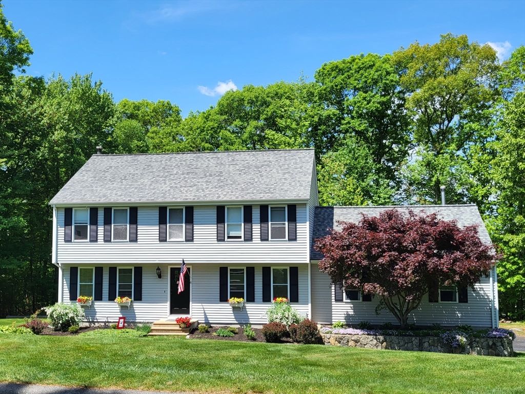 6 Chamberlain Road, Uxbridge, MA 01569