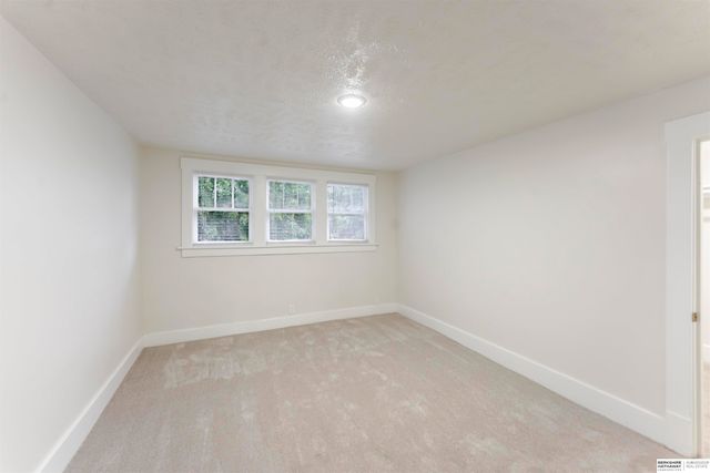 2870 Newport Avenue, Omaha, NE 68112